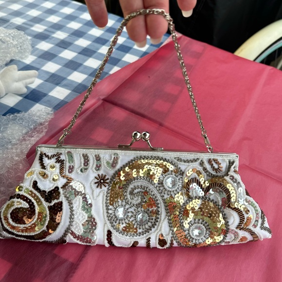 Evening clutch; NWOT; Beautiful Bag - Picture 3 of 10